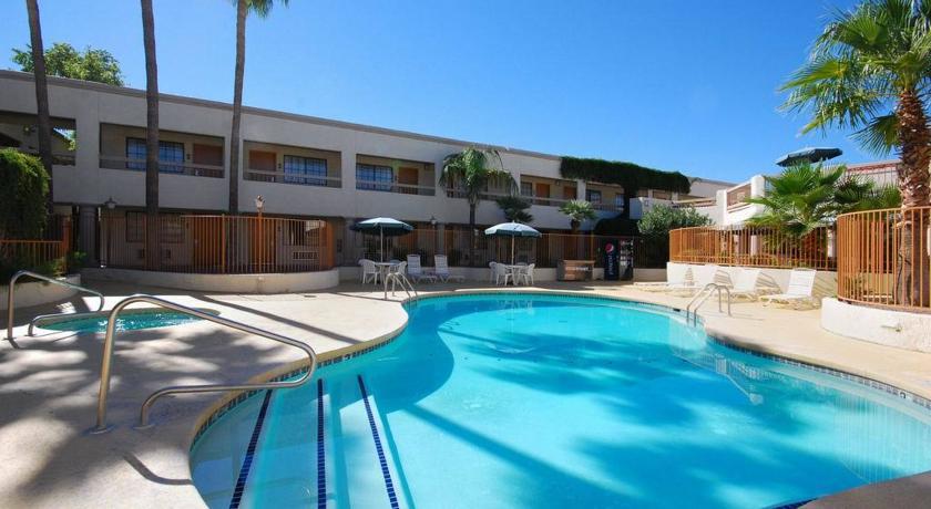 Hotel Ramada Tucson East Exterior foto